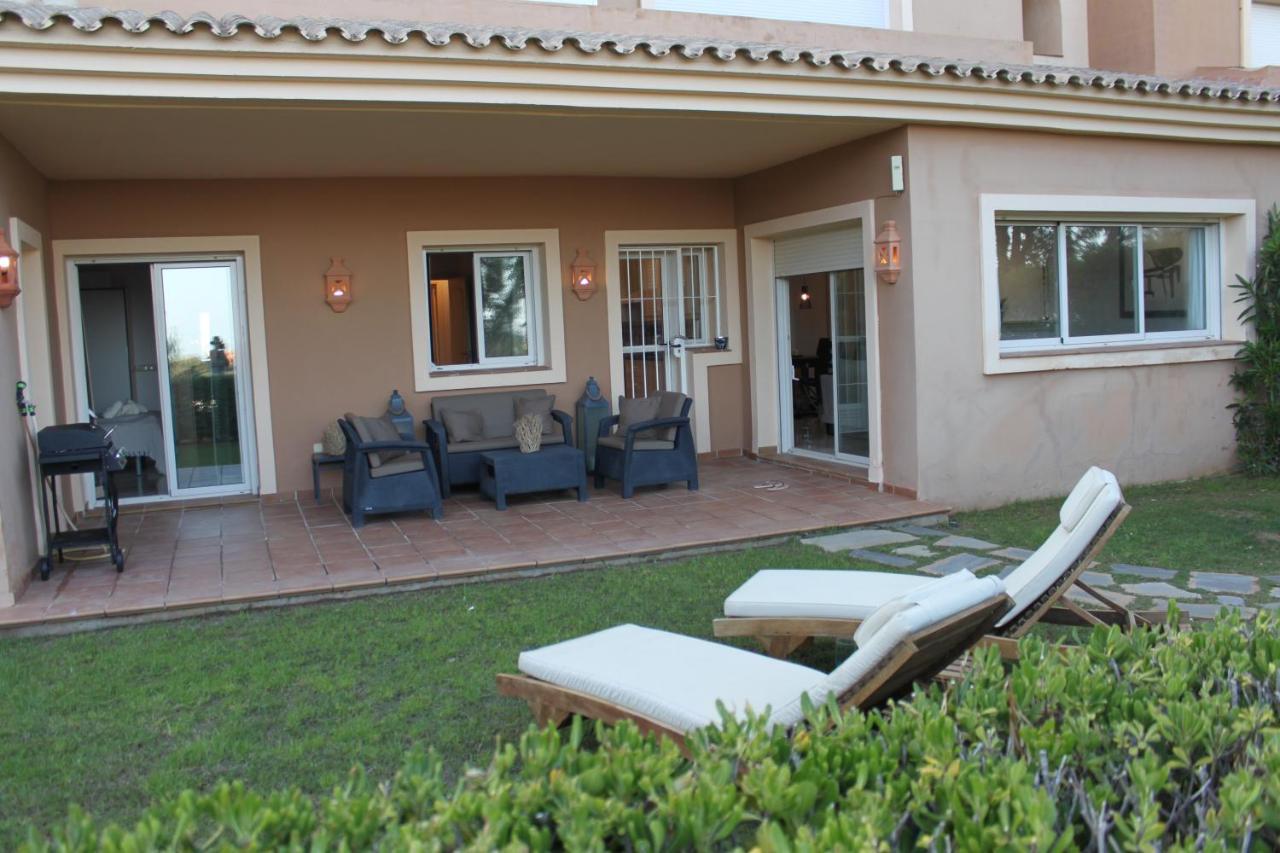 Elegant And Spacious Garden Apartment With Beautiful Views Ojen Exterior photo