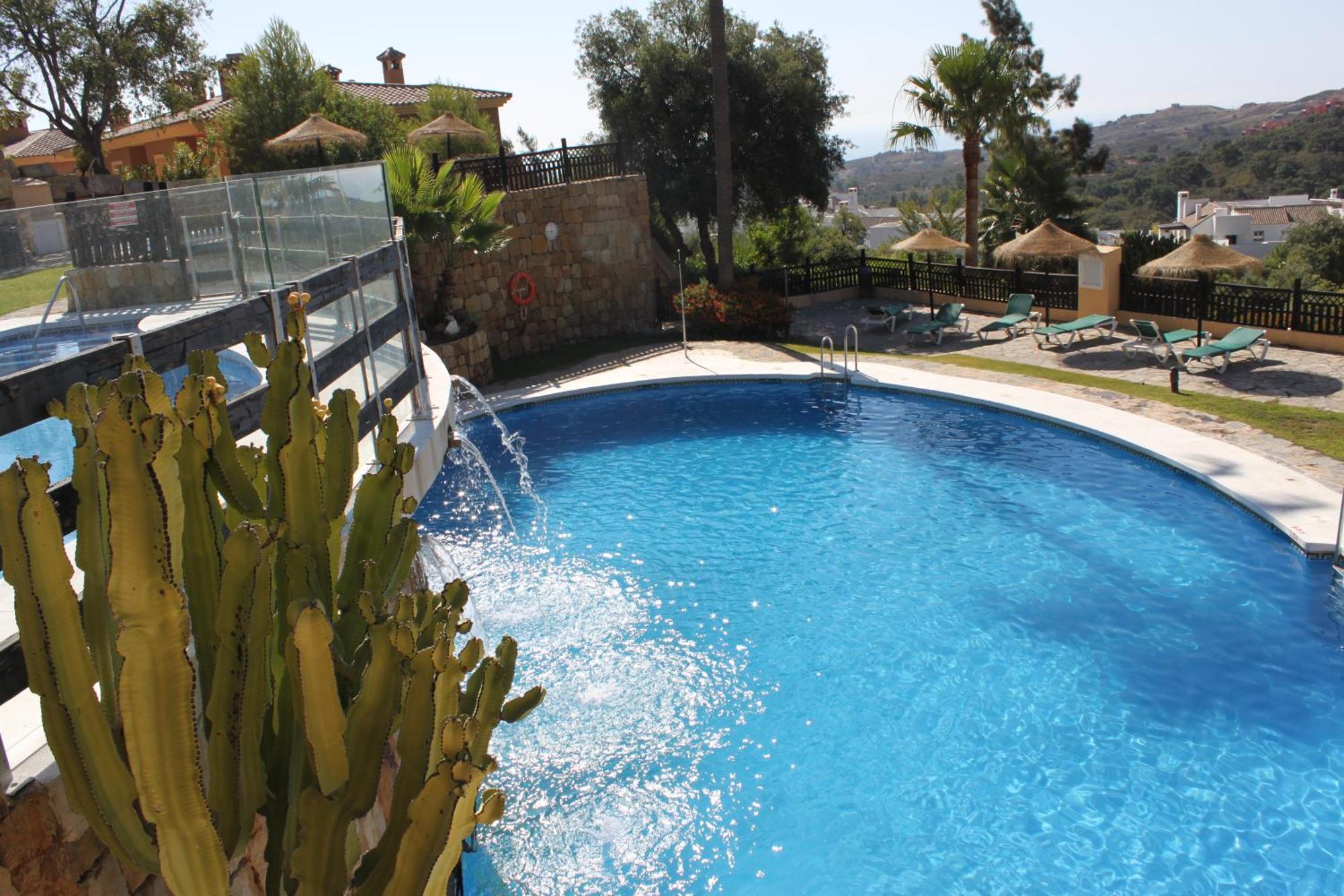 Elegant And Spacious Garden Apartment With Beautiful Views Ojen Exterior photo