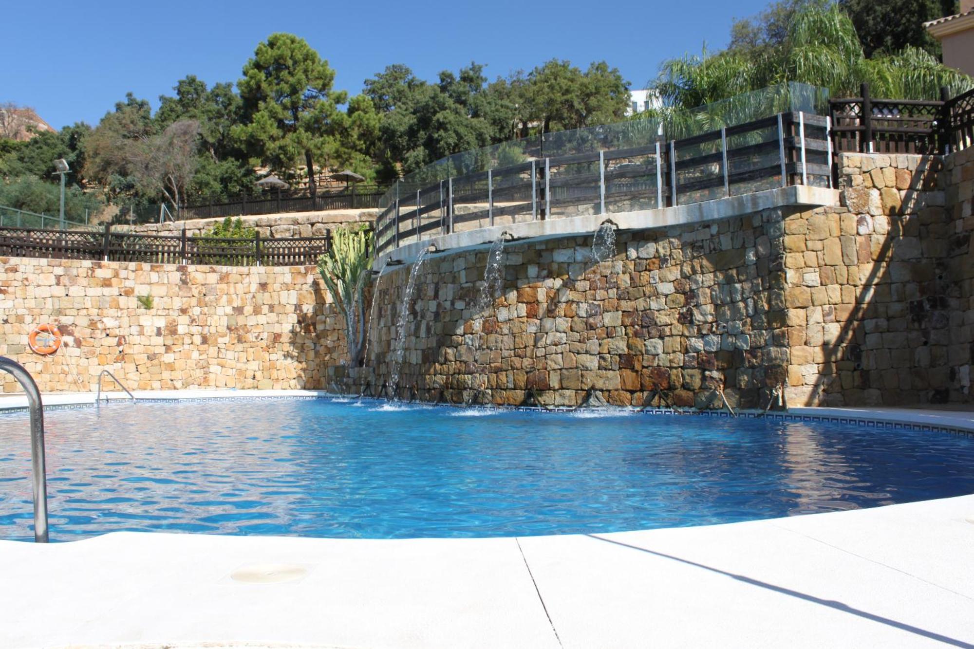 Elegant And Spacious Garden Apartment With Beautiful Views Ojen Exterior photo