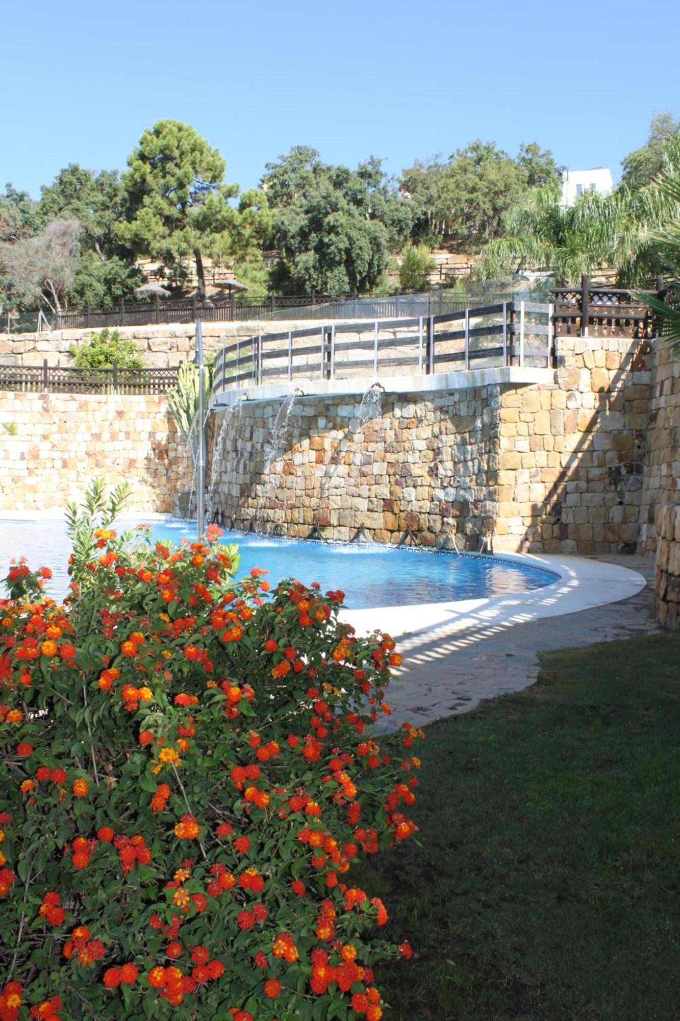 Elegant And Spacious Garden Apartment With Beautiful Views Ojen Exterior photo